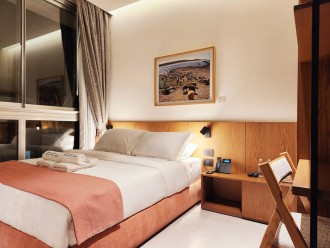 BREI Suites: City Comfort