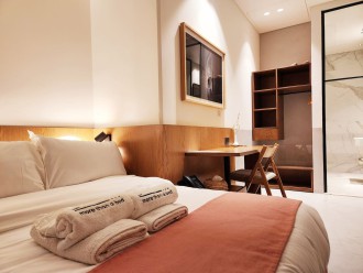 BREI Suites: City Comfort