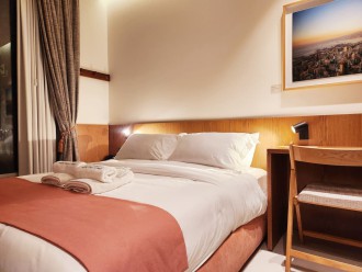 BREI Suites: City Comfort