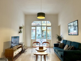 Garden View Apt 4BR Beirut w/24/7power