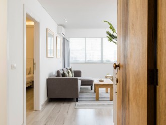 1BD Bright Clemenceau - Power 24/7 + Balcony