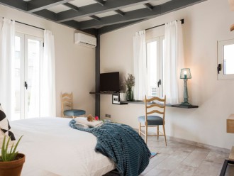 Monot Studio with Terrace - Power 24/7